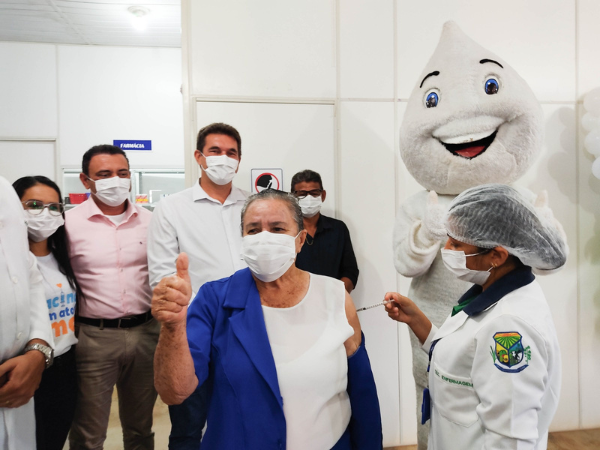 Prefeitura de Mojuí dos Campos começa a aplicar a vacina bivalente contra a Covid-19 em pessoas dos grupos prioritários