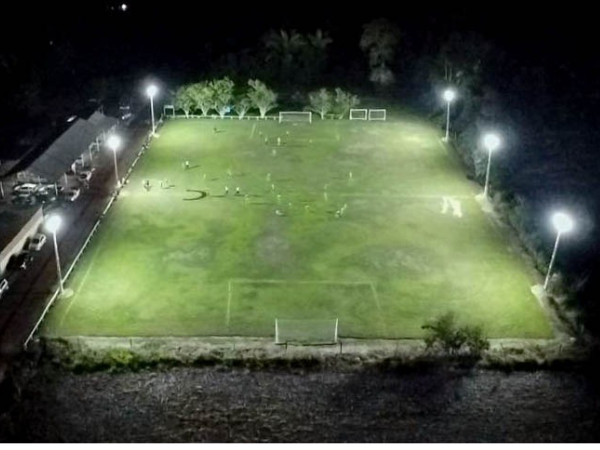 Prefeitura de Mojuí dos Campos inaugura iluminação do campo de futebol da comunidade São Francisco do Moju