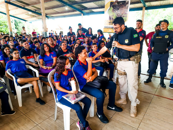 SMMT e PRF realizam palestras educativas sobre o 