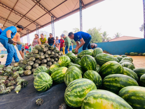 Semtras realiza etapa de distribuição de frutas e verduras do PAA para famílias de Mojuí dos Campos